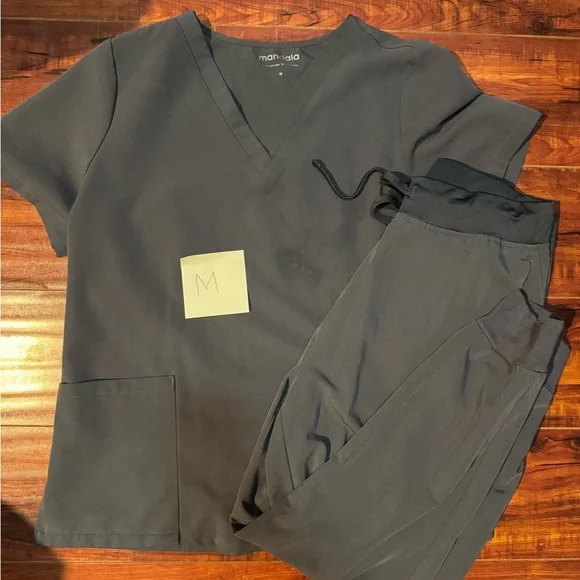 Mandala, Figs, and Fabletics Scrubs Per One Set - Picture 6 of 10